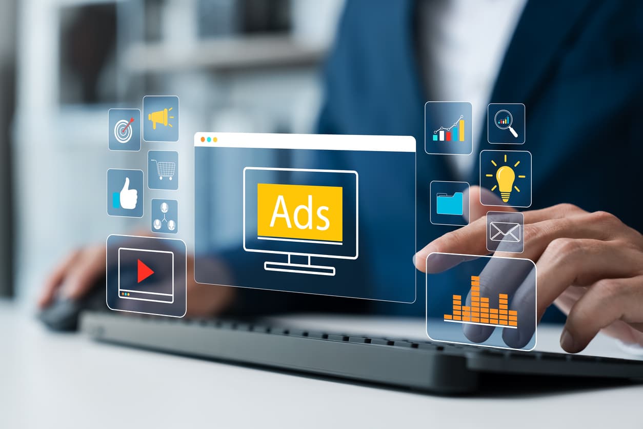 Online Advertising Concepts To Target Customers, Influencer Marketing Social media,